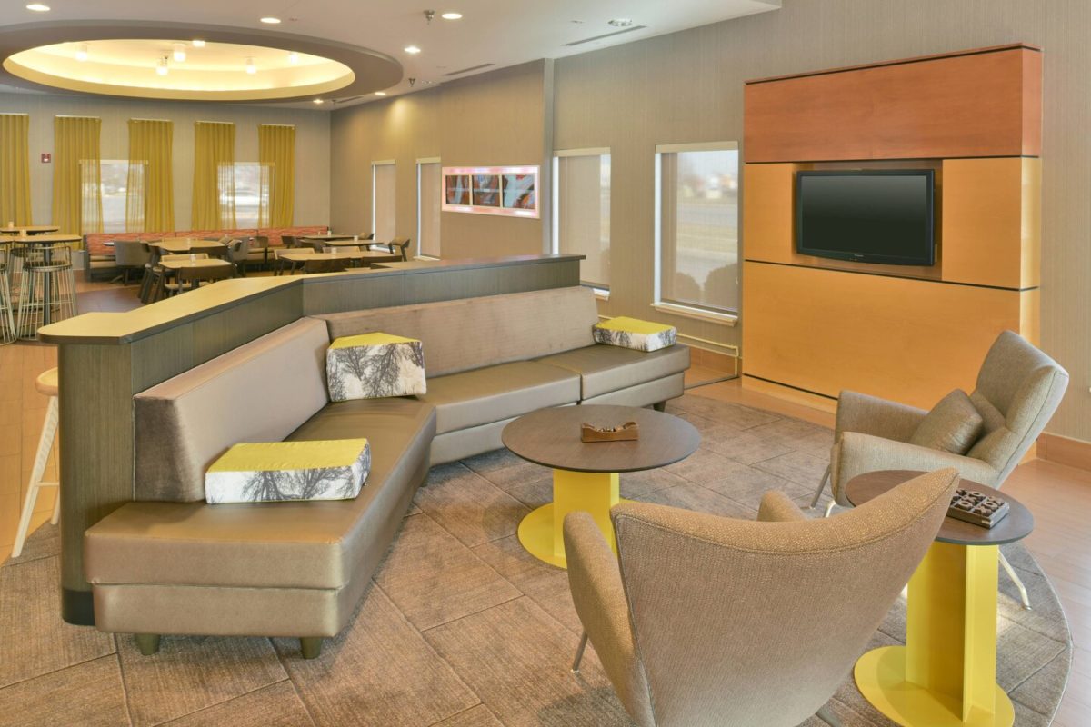 Seating area with dining at SPRINGHILL SUITES DES MOINES WEST